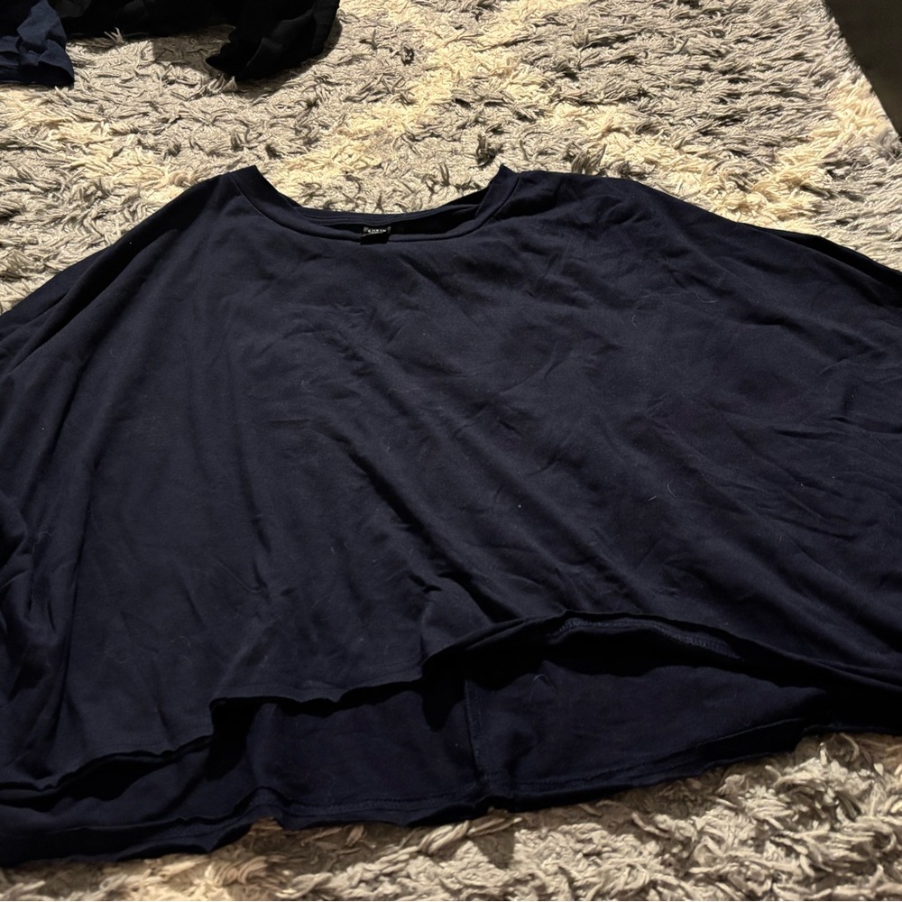 Shein Navy XL Cropped Tee